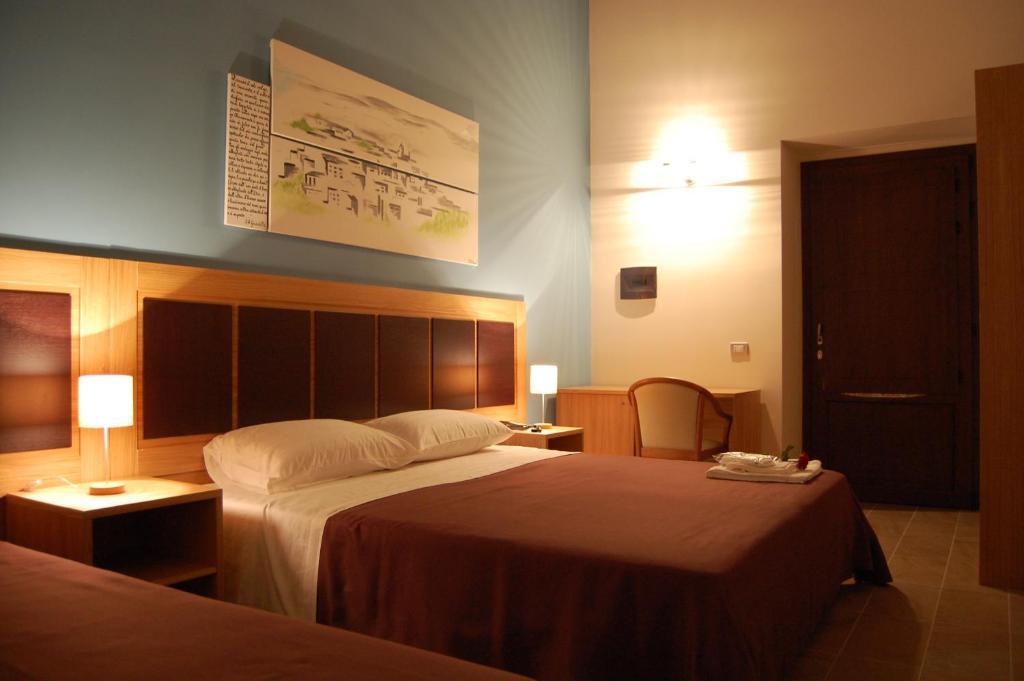 Terre Iblee Resort Chiaramonte Gulfi Room photo
