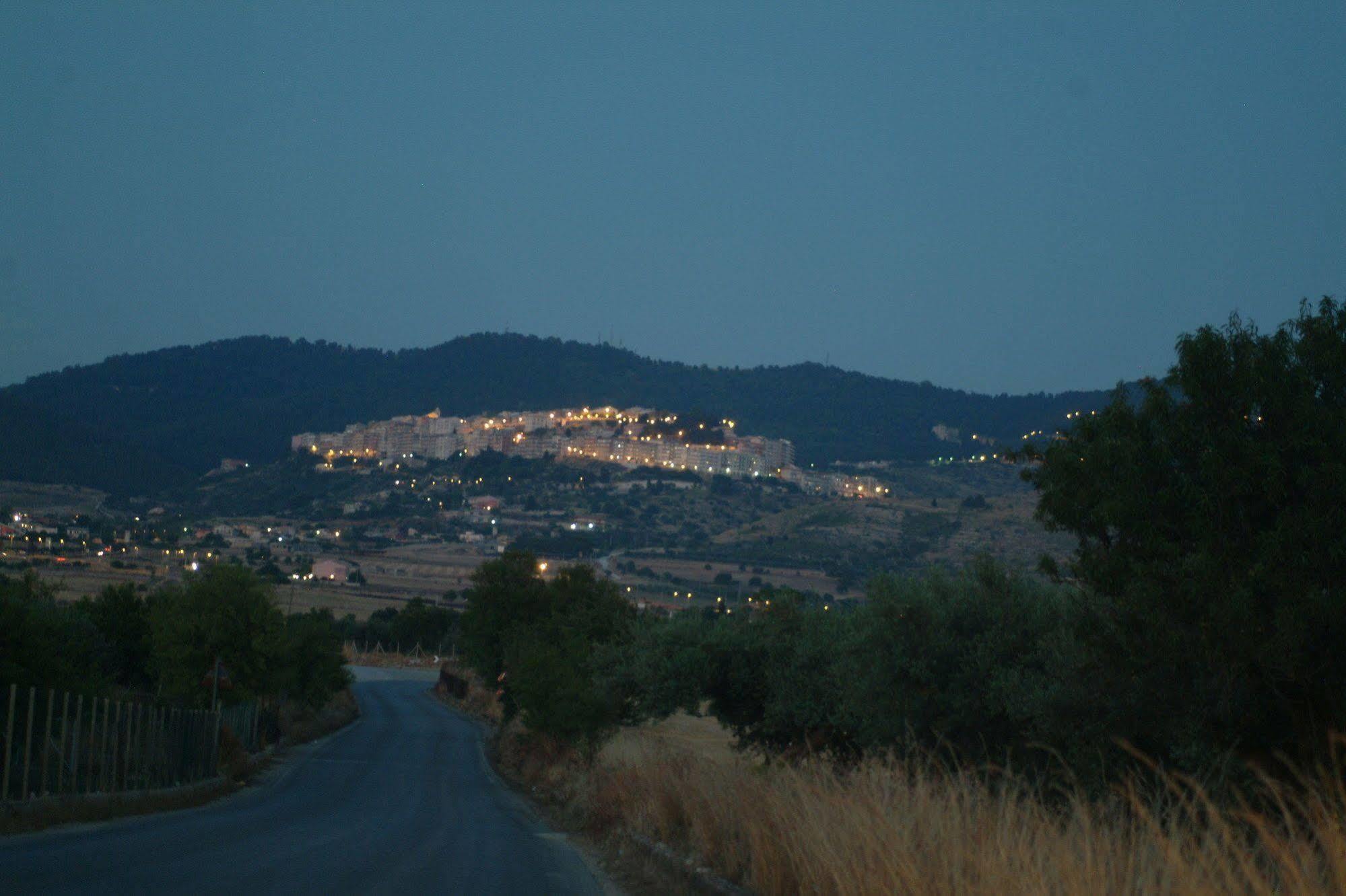 Terre Iblee Resort Chiaramonte Gulfi Exterior photo