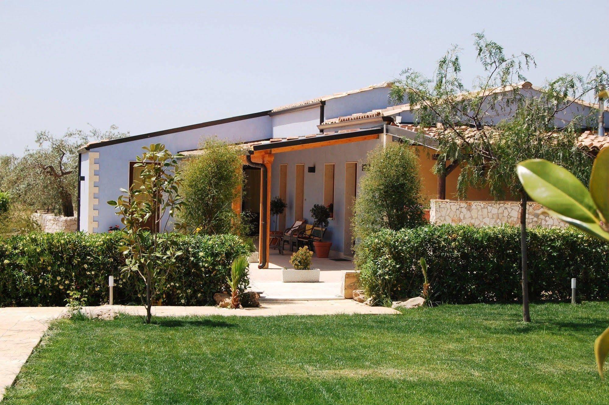 Terre Iblee Resort Chiaramonte Gulfi Exterior photo